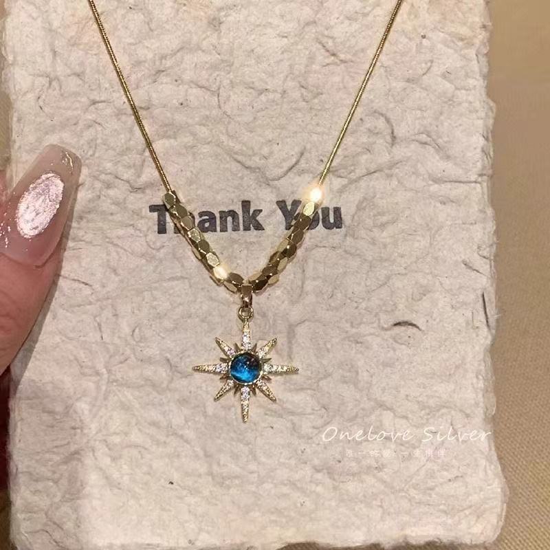 Dreamy Blue Crystal Sunburst Pendant Necklace – Pavé Zircon Starburst Gold Clavicle Chain for Women