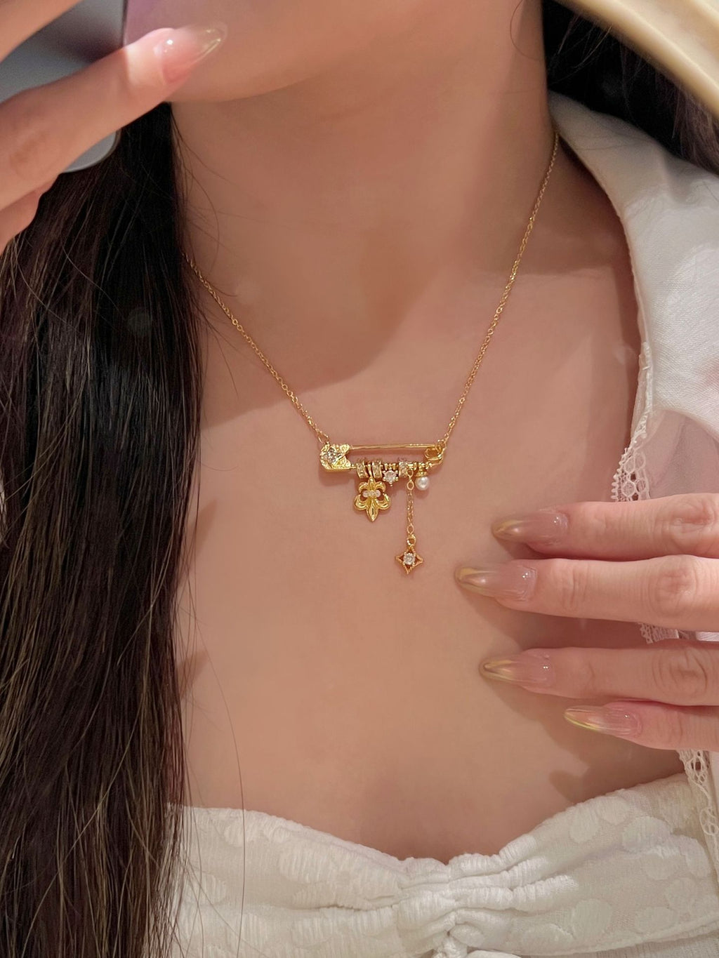 Brushed Gold Fleur-de-lis Safety Pin Pendant Necklace – Pearl & Starburst Charm Dainty Clavicle Chain for Women