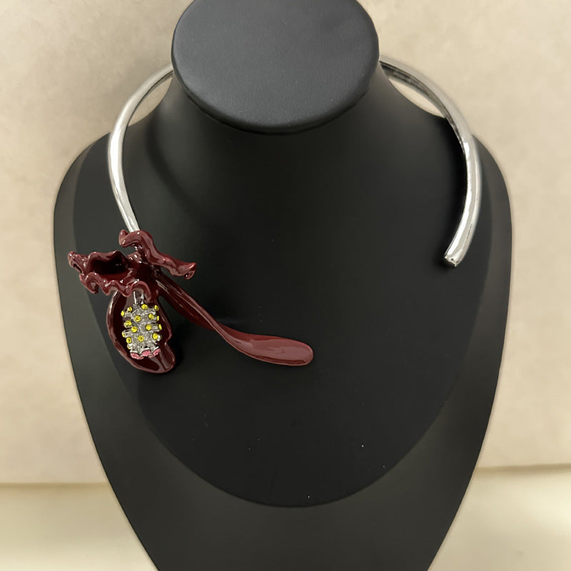 Vintage Enamel Iris Flower Open Torque Choker Necklace – Western High-Fashion Statement Metallic Collar for Women