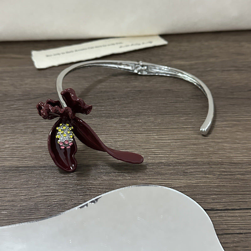 Vintage Enamel Iris Flower Open Torque Choker Necklace – Western High-Fashion Statement Metallic Collar for Women