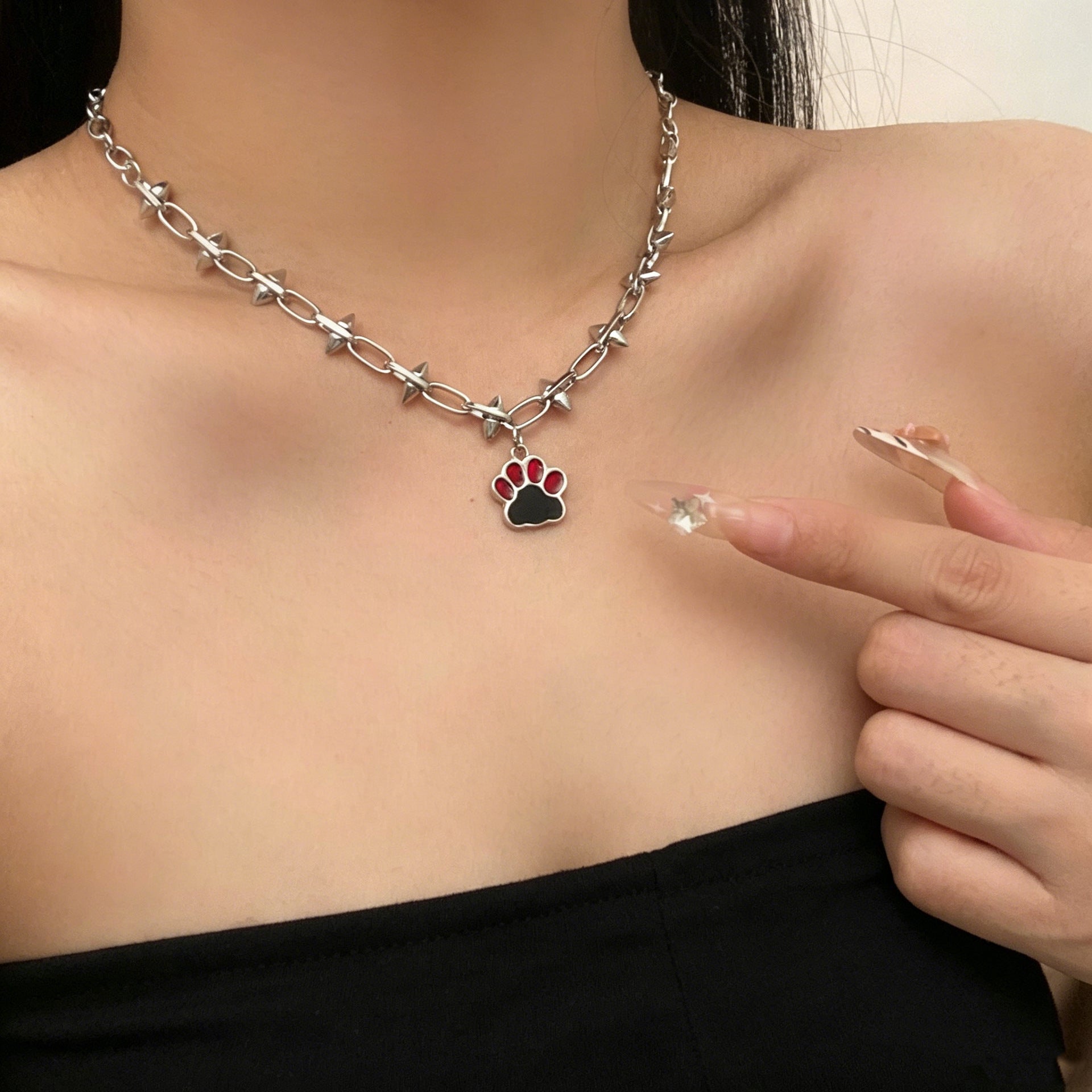 Punk Spike Rivet Chain Cat Paw Pendant Necklace – Edgy Cyberpunk Y2K E-Girl Statement Choker for Women