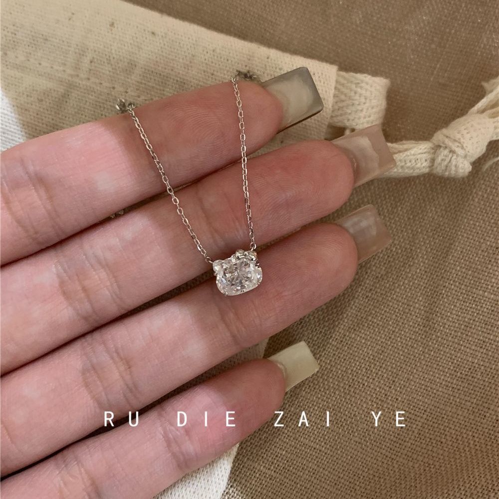 Cute Sparkling Kitty Bow Silhouette Pendant Necklace – Dainty Cubic Zirconia Silver Clavicle Chain for Women