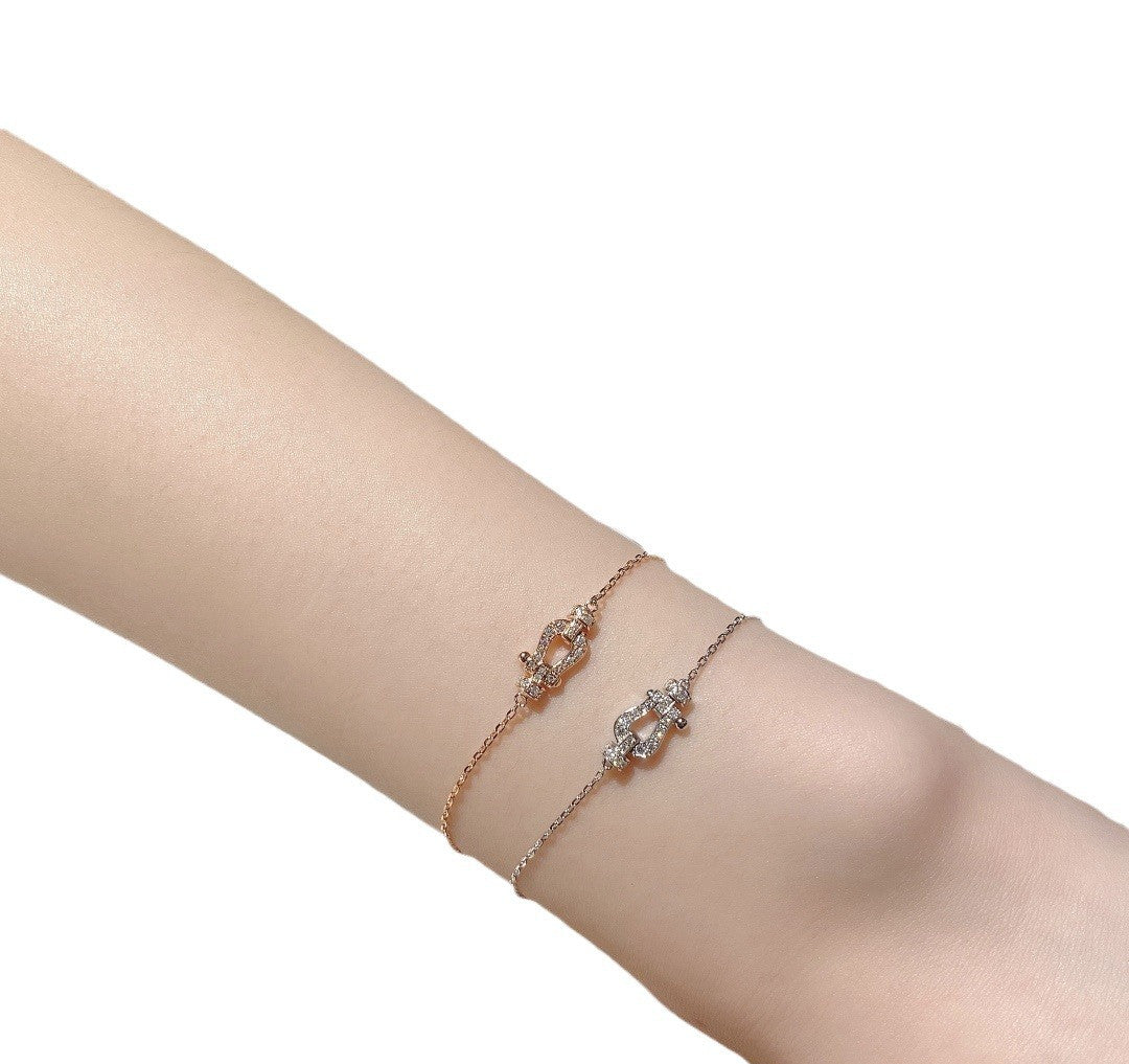 Small Pavé Diamond Horseshoe Buckle Pendant Necklace – 18K Rose Gold Plated U-Shape Clavicle Chain for Women