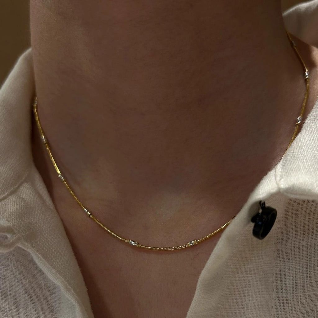 Minimalist Two-Tone Snake Chain Necklace – Sleek Gold & Silver Station Clavicle Choker for Women