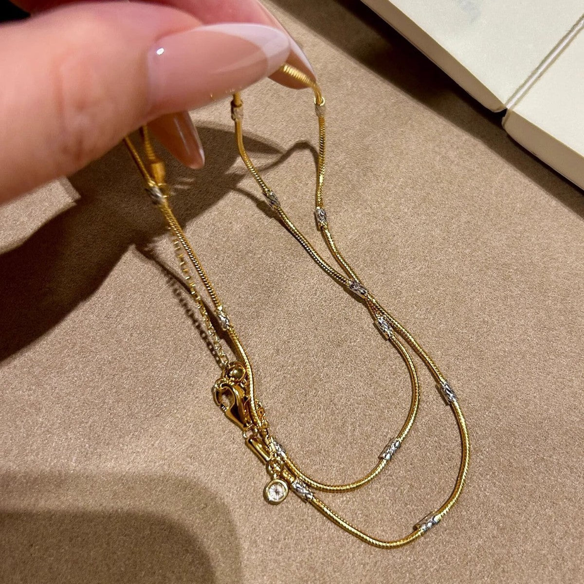Minimalist Two-Tone Snake Chain Necklace – Sleek Gold & Silver Station Clavicle Choker for Women