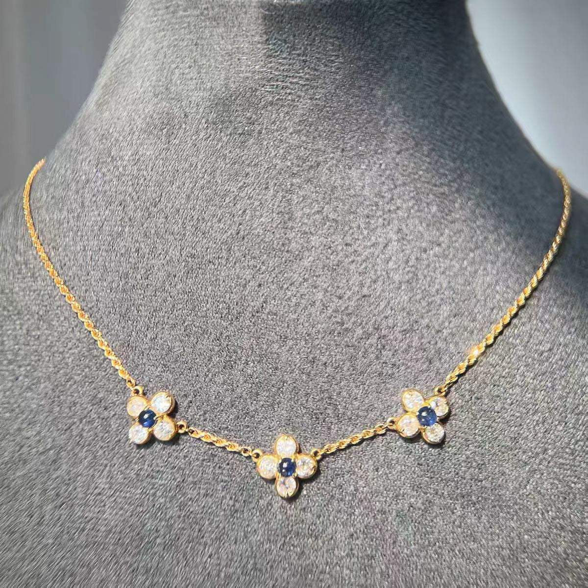 Vintage blaue Blumen-Trio-Halskette | 18K vergoldet