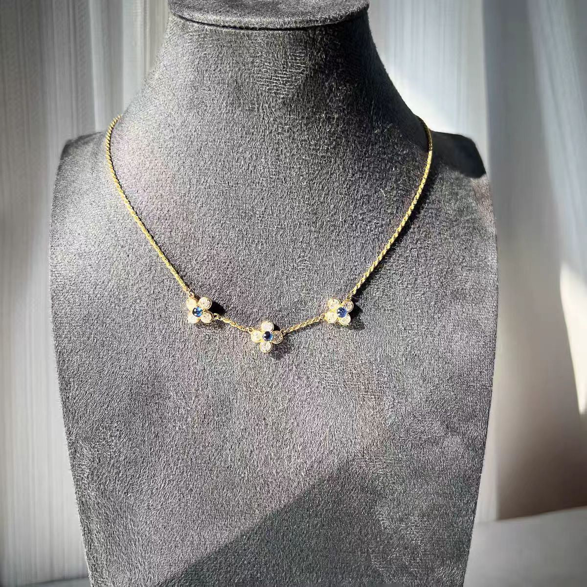 Vintage blaue Blumen-Trio-Halskette | 18K vergoldet